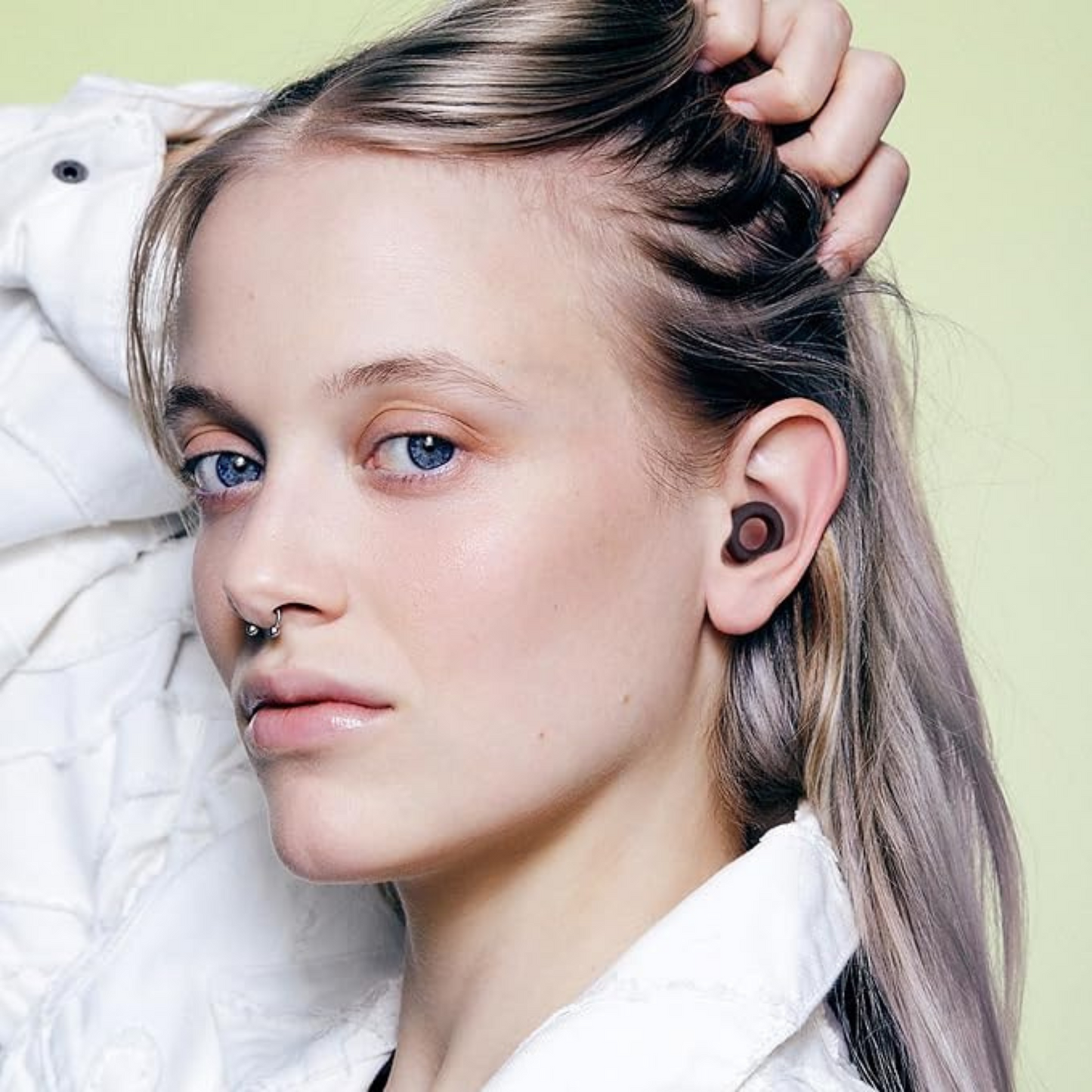 SilentRing Pro | Noise-Cancelling Bluetooth Headphones for Immersive Sound Experience