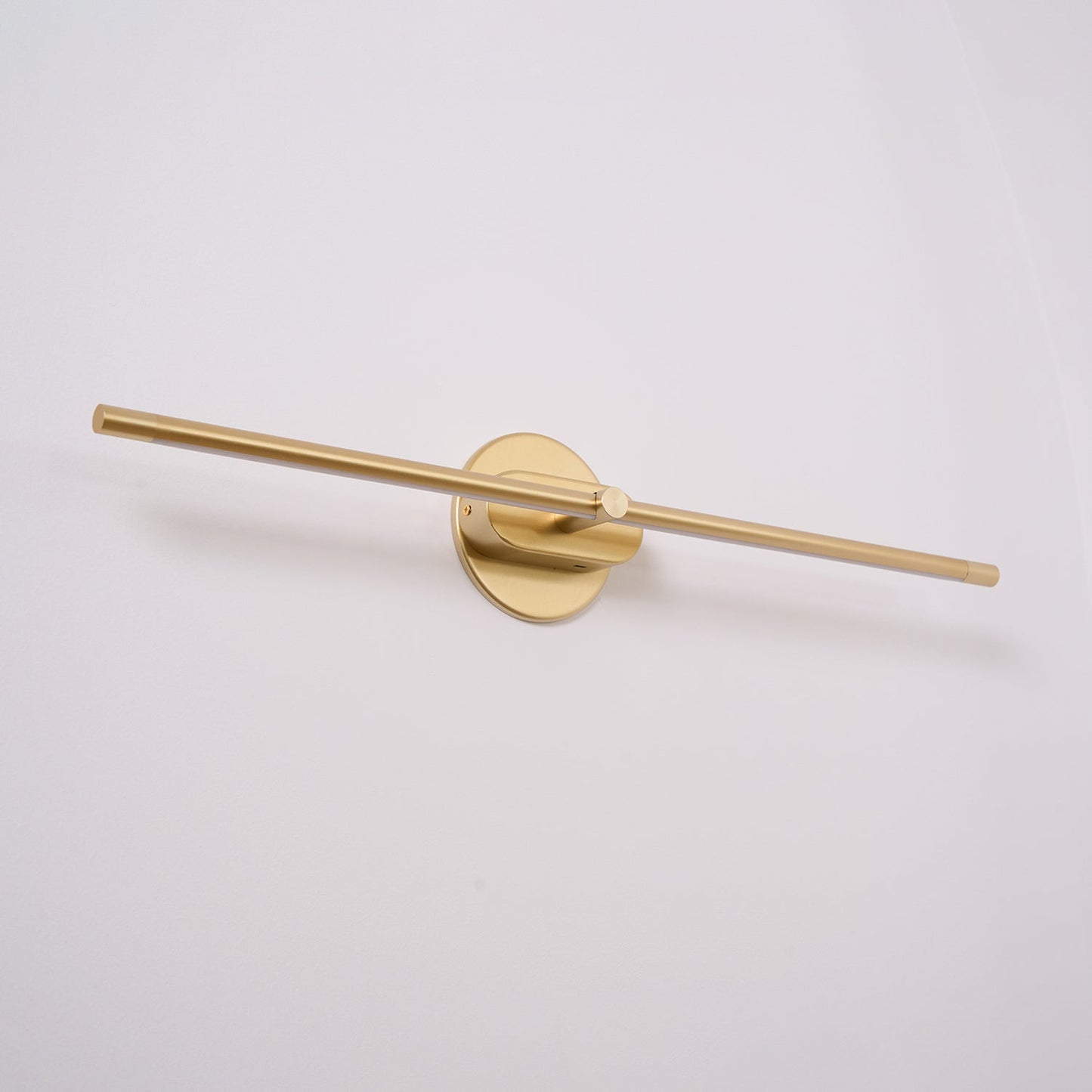 Minimalist Linear Rechargeable Wall Lamp | Touch Sensor, USB Charging & Ideal for Bathrooms and Dressing Rooms