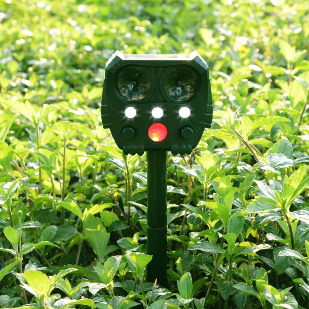 Ultrasonic Cat Repellent Device - Sonar Noise Deterrent for Cats, Dogs, Foxes, Rats & Squirrels - Effective Outdoor Animal Control