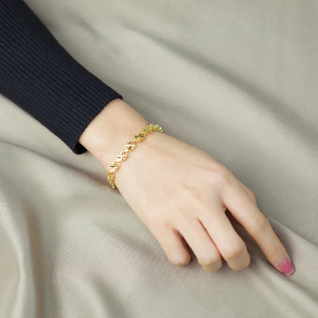 Gold-Chain-Bracelet