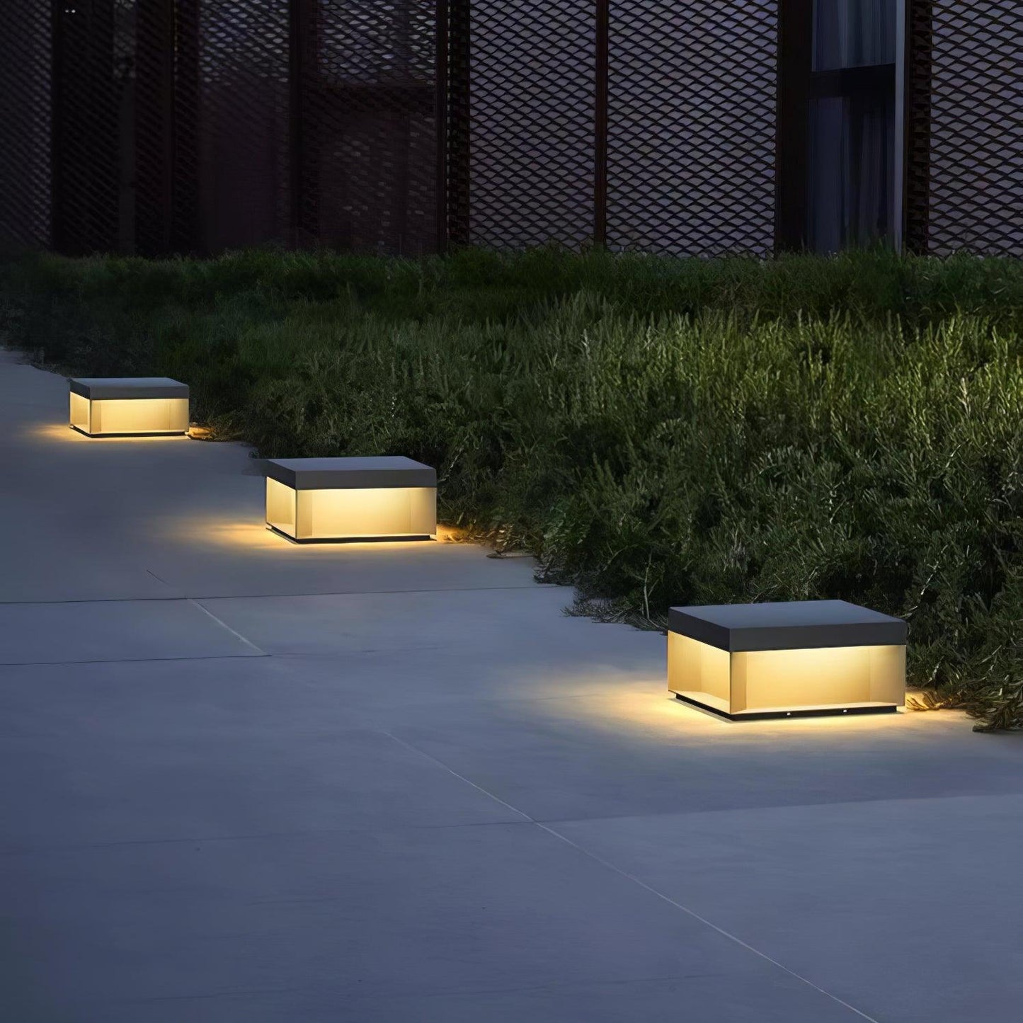 Black Box Outdoor Post Light Fixture - Weather-Resistant LED Lamp for Pathway, Garden & Patio Lighting