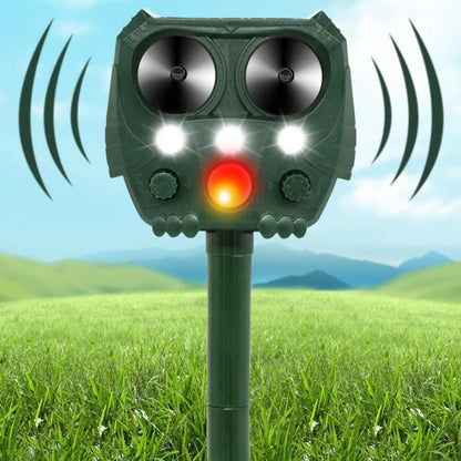 Ultrasonic Cat Repellent Device - Sonar Noise Deterrent for Cats, Dogs, Foxes, Rats & Squirrels - Effective Outdoor Animal Control